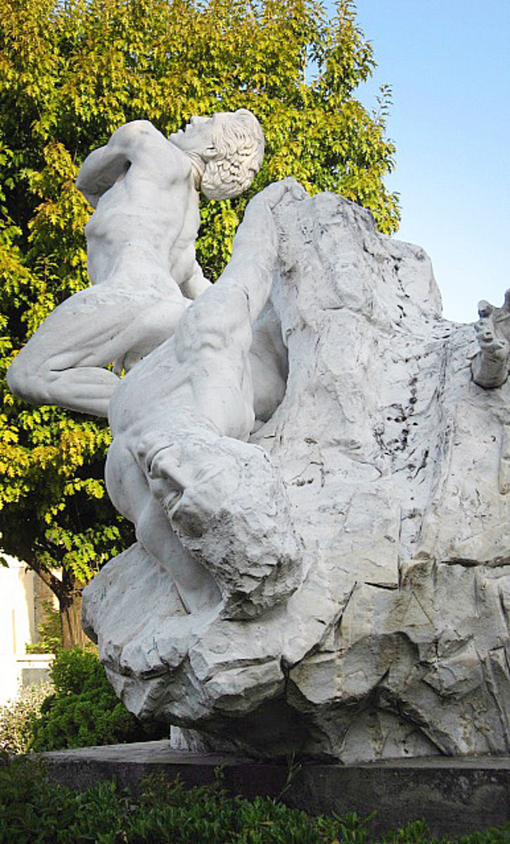 (dettaglio del monumento)